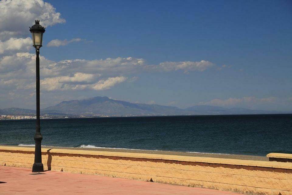 מנילבה Beach Apartment Marina Duquesa מראה חיצוני תמונה